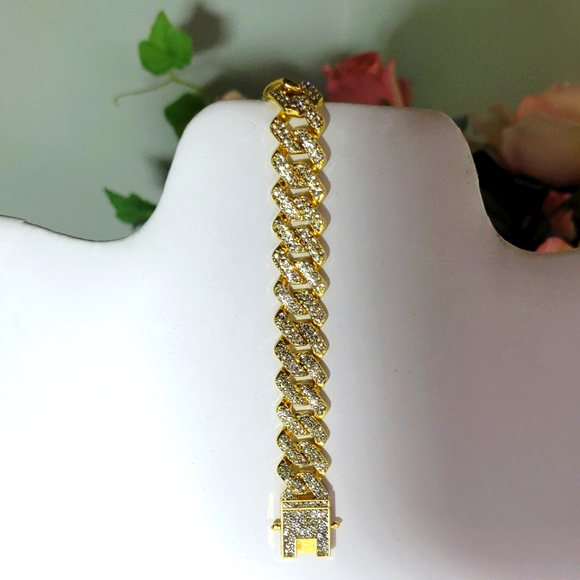 18kgp Iced Out 10mm 8" Elegant Gold Bracelet. Iced Lock. - Picture 4 of 7